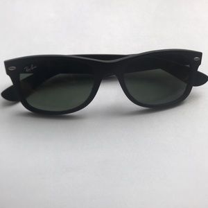 Black Matte New Wayfarer Ray Ban Sunglasses 🕶